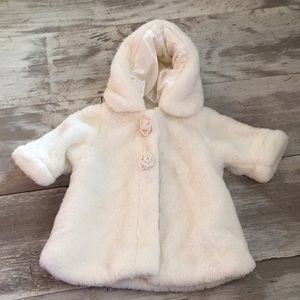 Children’s Place off white fur coat 3-6 mos